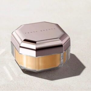 Fenty Beauty Pro FILT’R Instant Retouch Setting Powder in Honey